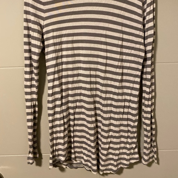 Mossimo long sleeve striped v-neck tee size L - Picture 2 of 3